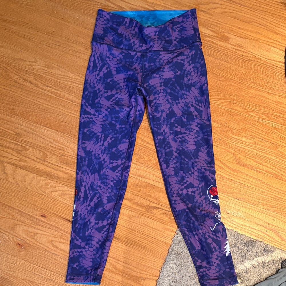 Peloton Grateful Dead Blue and Purple Patterned Leggings